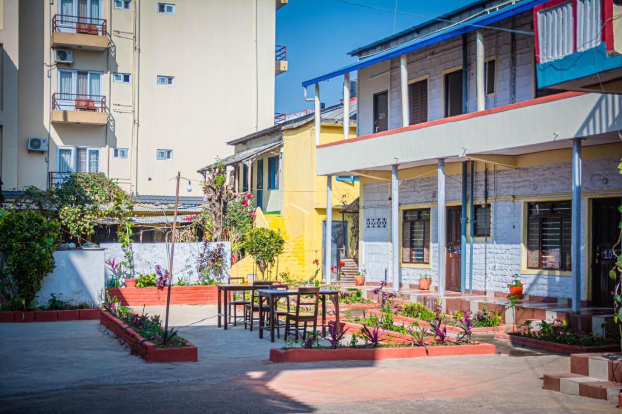 Hotel Plaza Nepal Покхара Экстерьер фото