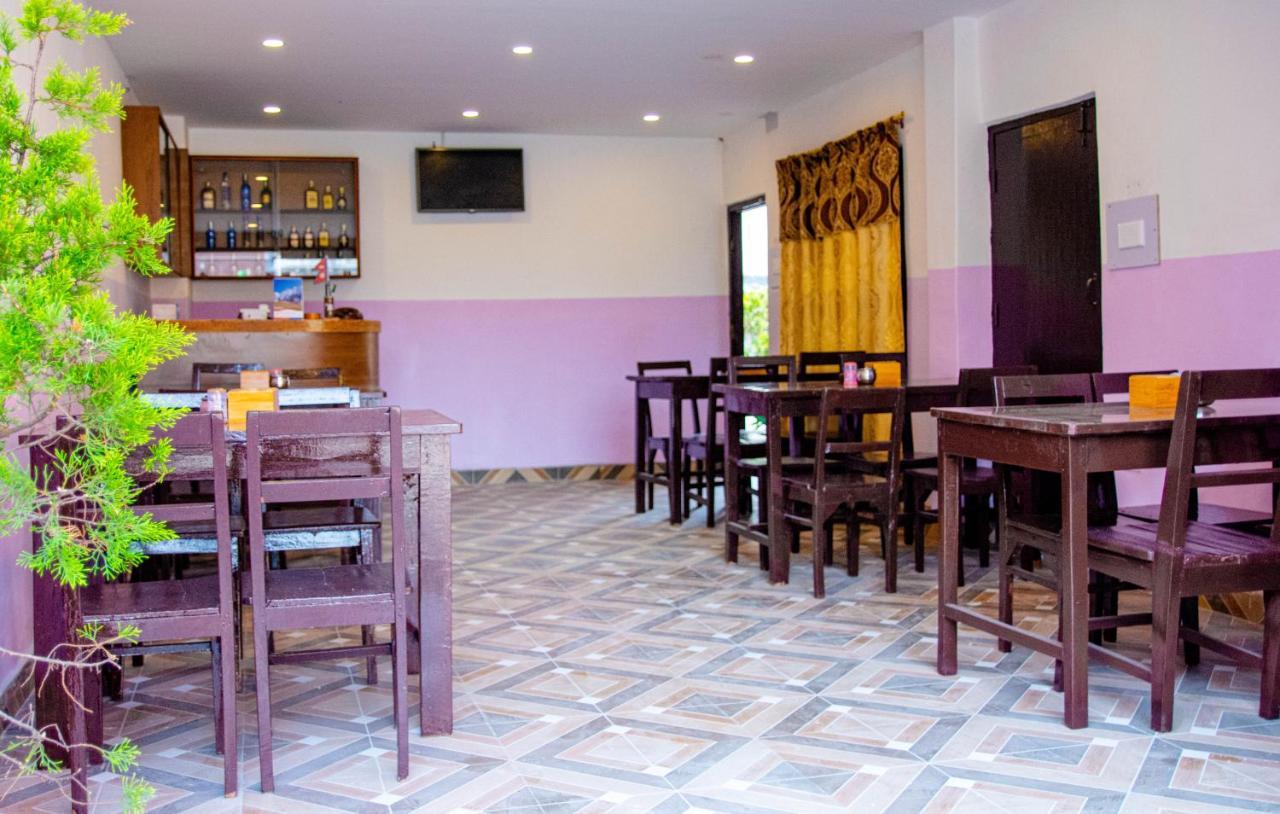 Hotel Plaza Nepal Покхара Экстерьер фото