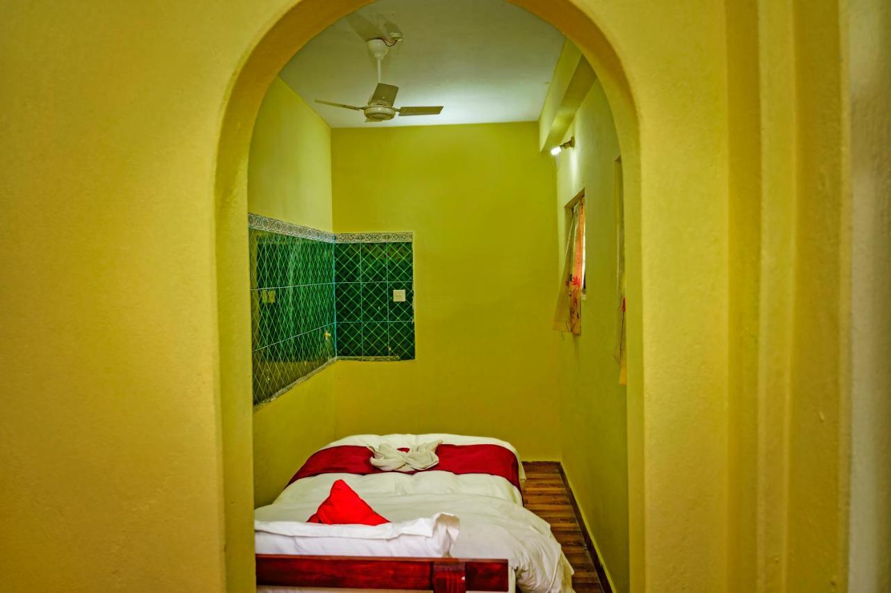Hotel Plaza Nepal Покхара Экстерьер фото