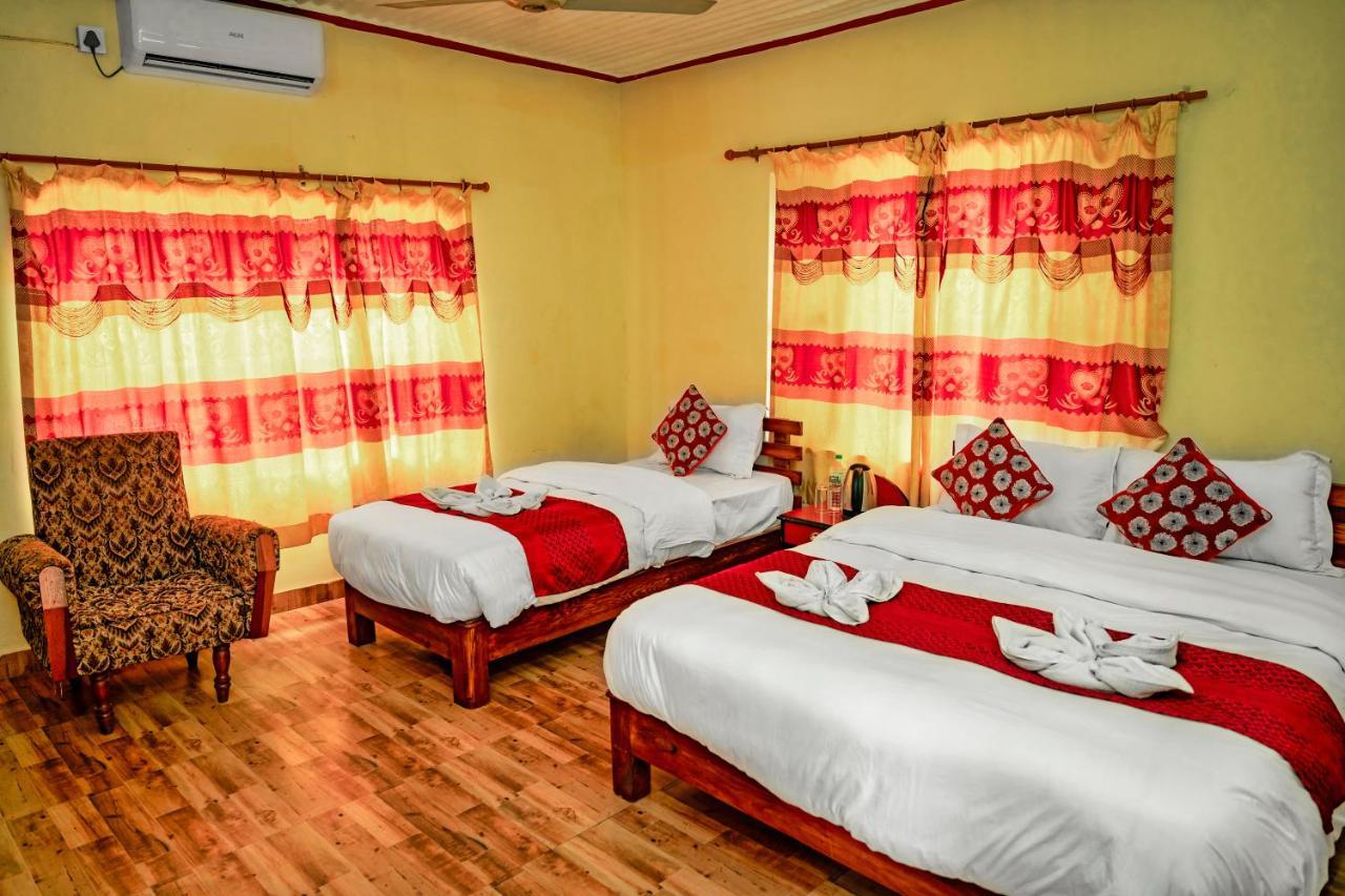 Hotel Plaza Nepal Покхара Экстерьер фото