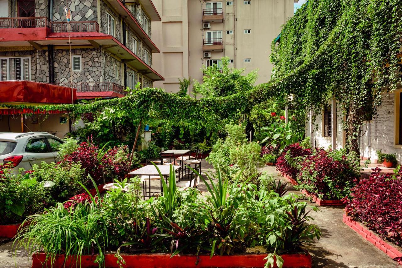 Hotel Plaza Nepal Покхара Экстерьер фото